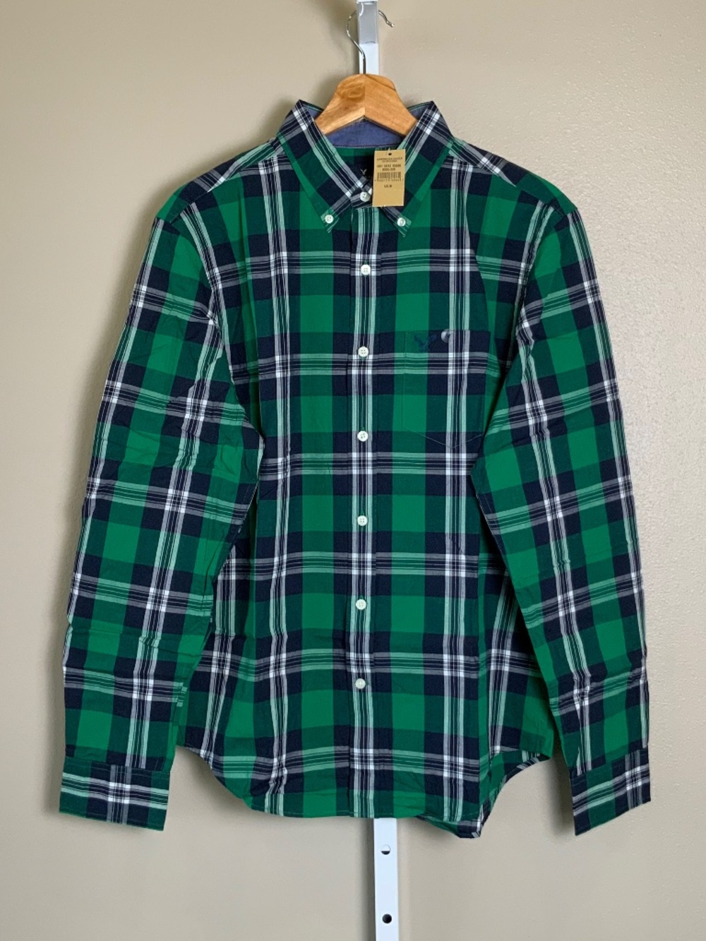 American Eagle Outfitters Classic Plaid Button Down Oxford Shirt